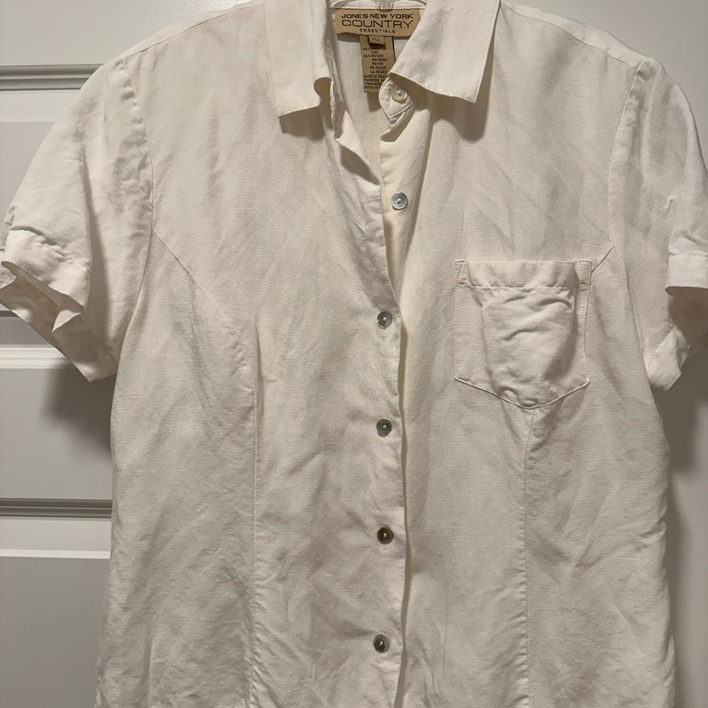 Jones New York Cream Casual Button Down Shirt